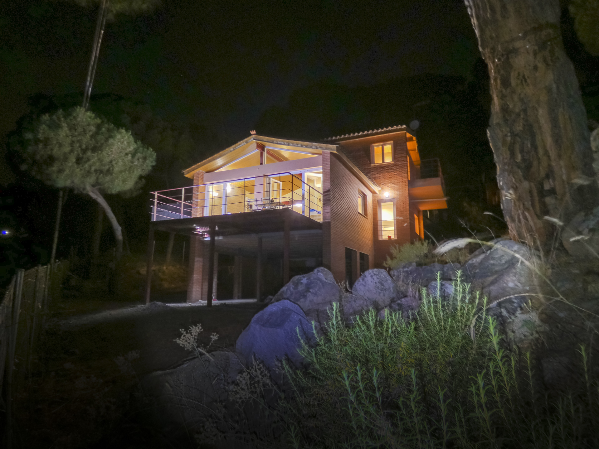 Chalet independiente frente al bosque y al pantano de San Juan