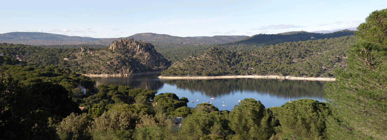 parcela-enorme-vistas-al-Pantano-de-San-Juan