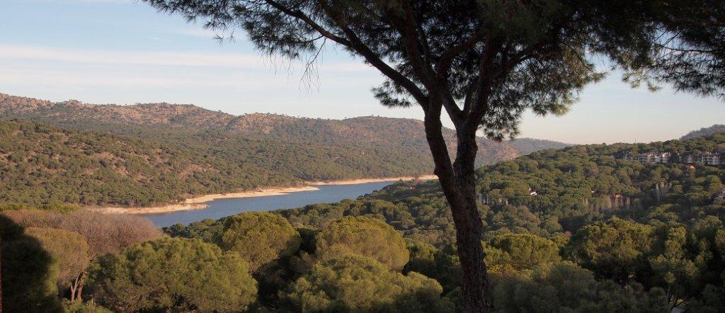 Vistas hacia el pantano - Urbanización Costa de Madrid